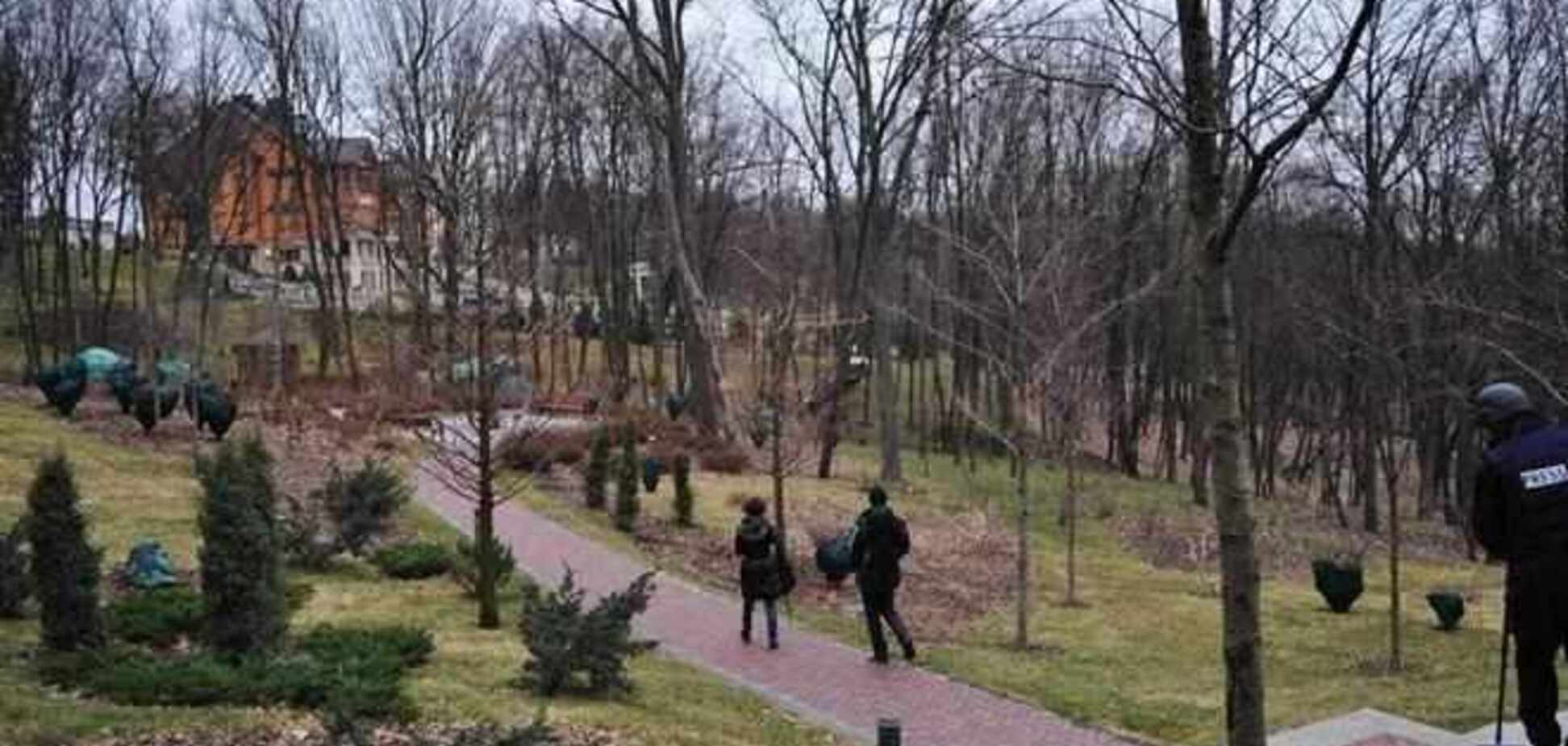 Дороги к Межигорью третий день заблокированы из-за потока посетителей