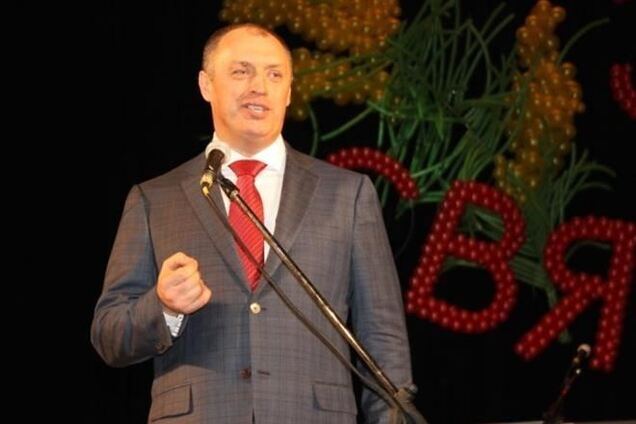 Сын мэра Полтавы 'засветил' домашний бассейн на 25 м