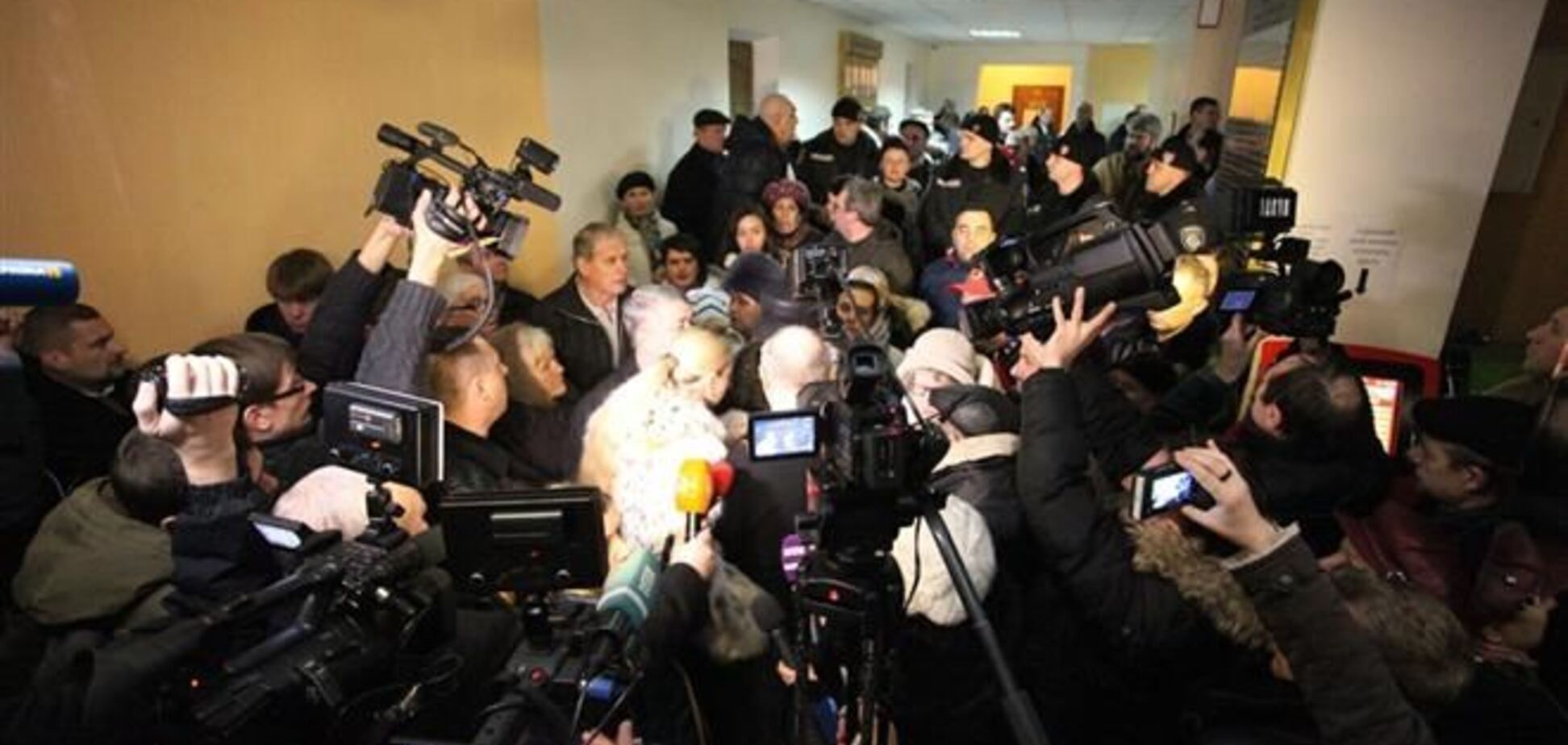 В Одессе сторонники Маркова ворвались в суд и требуют его освободить