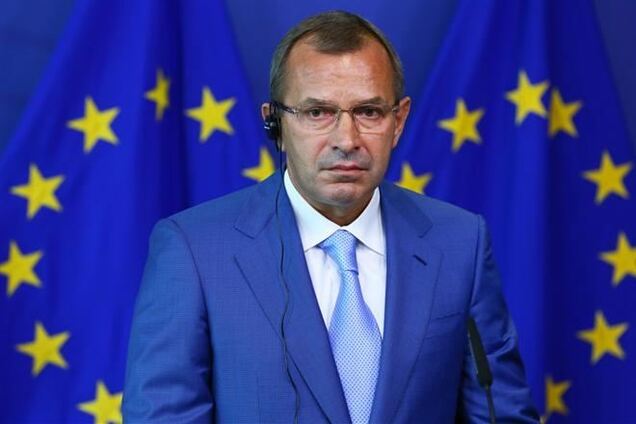 Клюев в Крыму передал Януковичу заявление об отставке