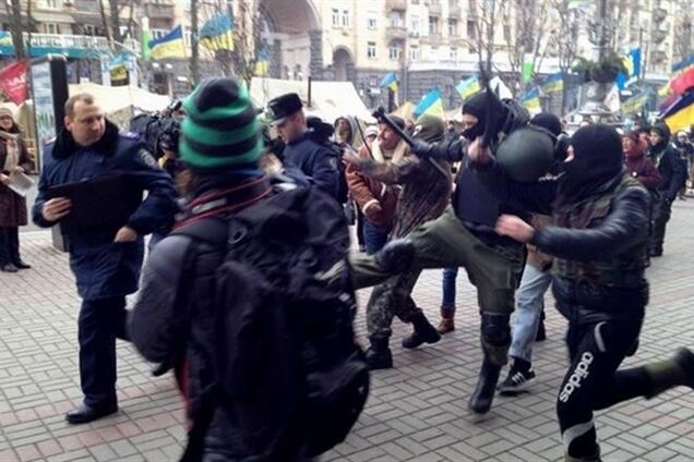 'Правый сектор' выступил против травли семей силовиков