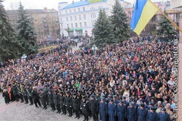 В Ивано-Франковске 19-летного героя в последний путь провожали 20 тыс. человек