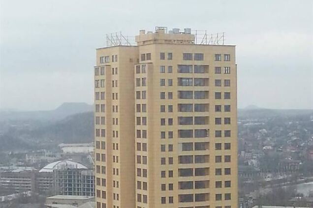 На здании компании Януковича-младшего в Донецке исчезли буквы