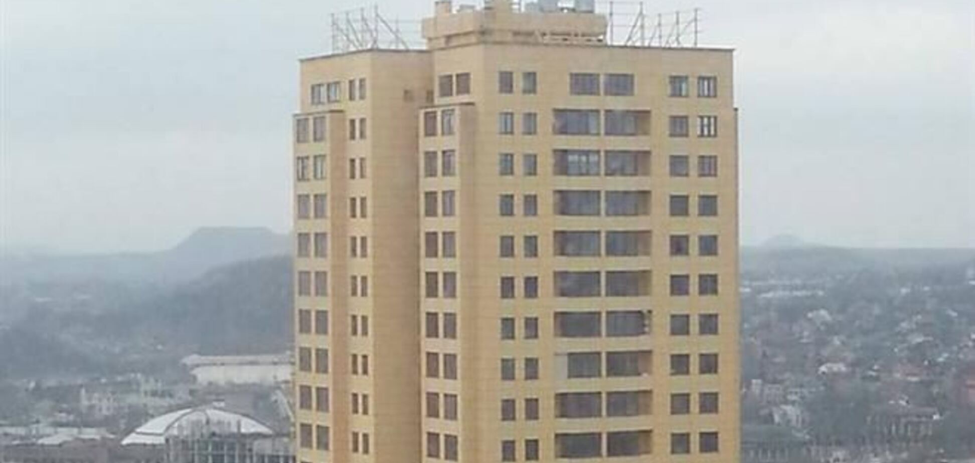 На здании компании Януковича-младшего в Донецке исчезли буквы 