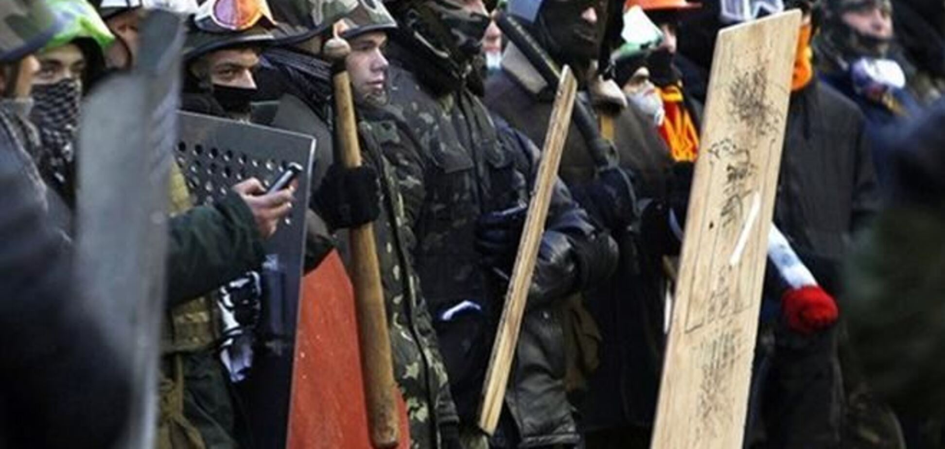 В Киеве для поездки в Крым формируют отряды защиты государственности