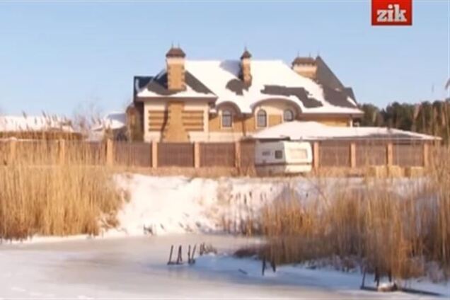 Имения Богатыревой: в Конча-Заспе - дача, в Плютах и Подгорцах - живут сыновья