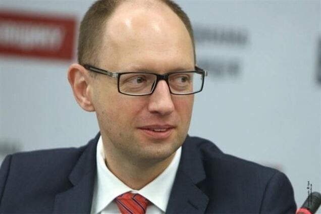 Яценюк поручил ввести в Кабмине жесткую систему контроля расходов