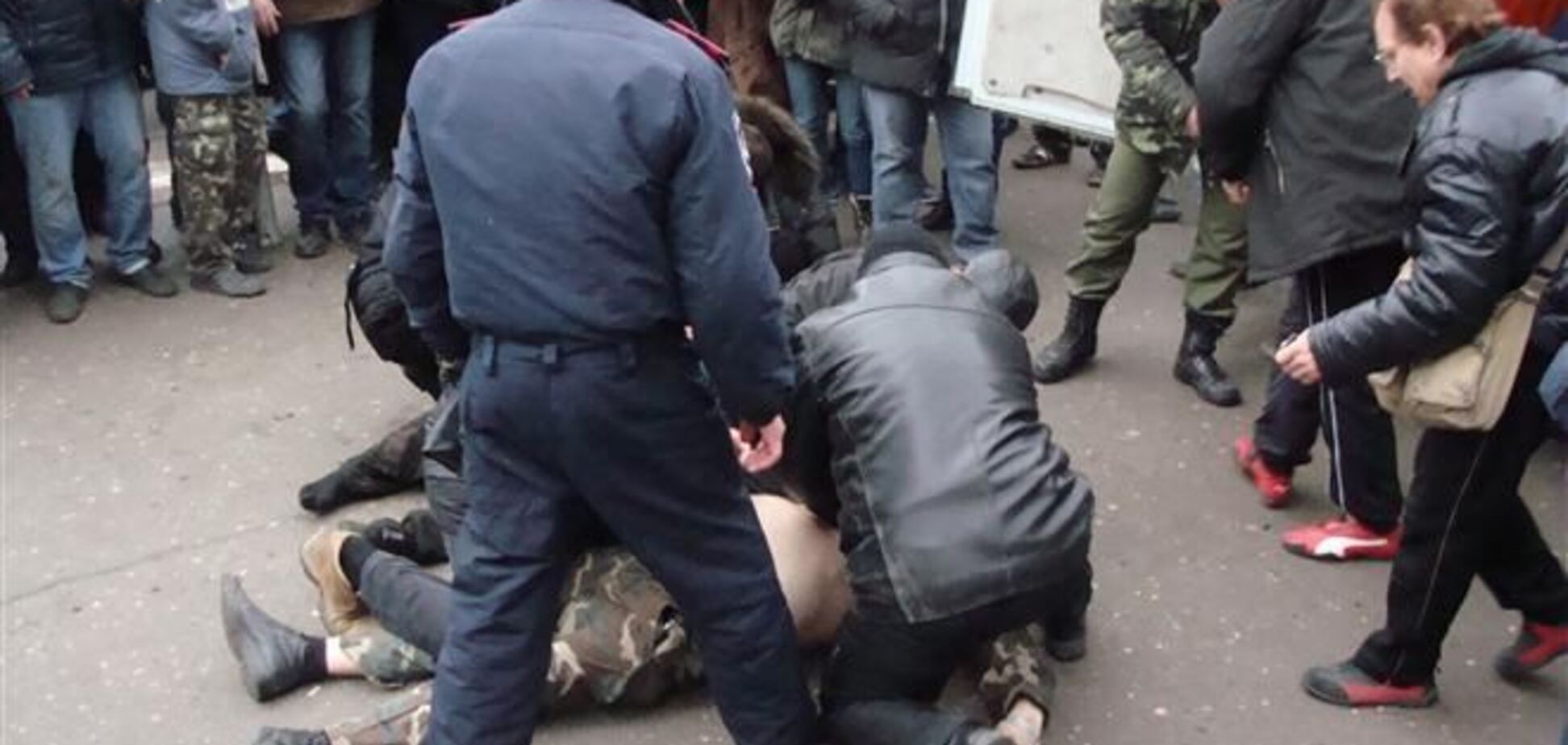 Яценюк с силовым блоком срочно занялись Крымом