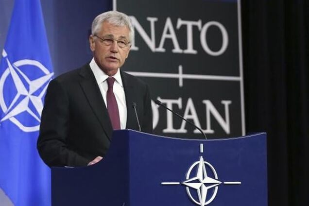 Глава Пентагона призвал РФ 'обойтись без рискованных шагов'