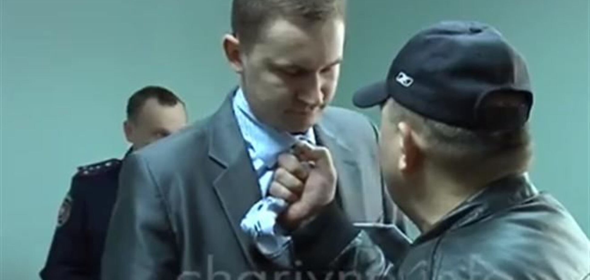 Аваков назвал '100%-ным скотством' поведение активиста 'Правого сектора' на Ривненщине