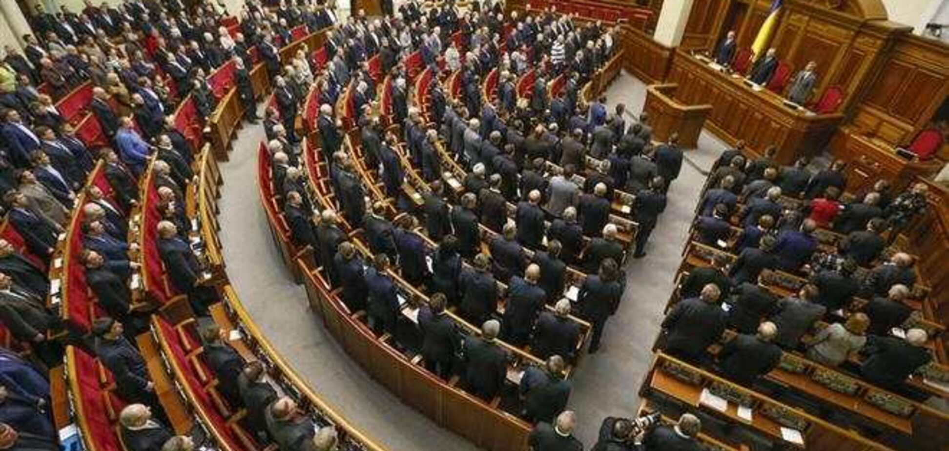 Рада отказалась выражать недоверие Нацсовету по ТВ и радио: нардепы в буфете