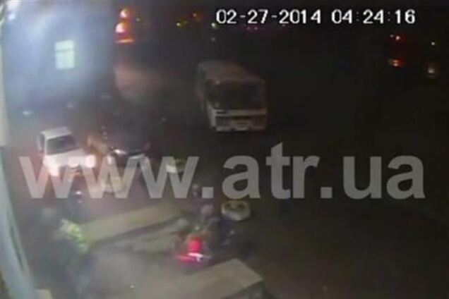 У Мережі з'явилося відео силового захоплення Верховної Ради Криму