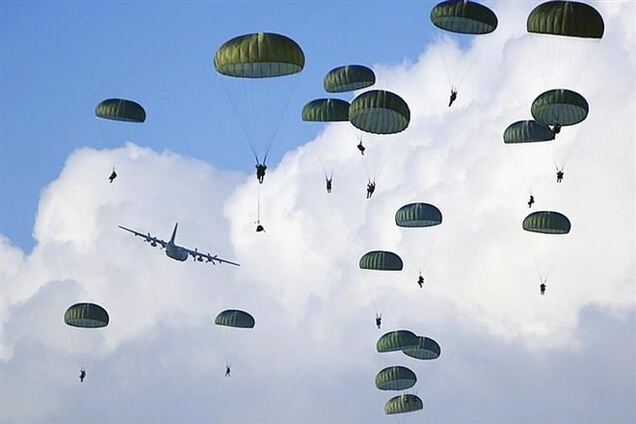 В Севастополь продолжают прибывать российские войска – военный источник