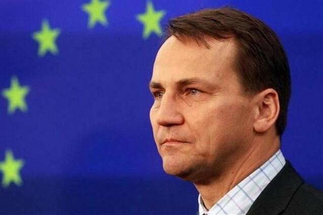 Сикорский: Януковичу лучше подумать о том, что он скажет на суде