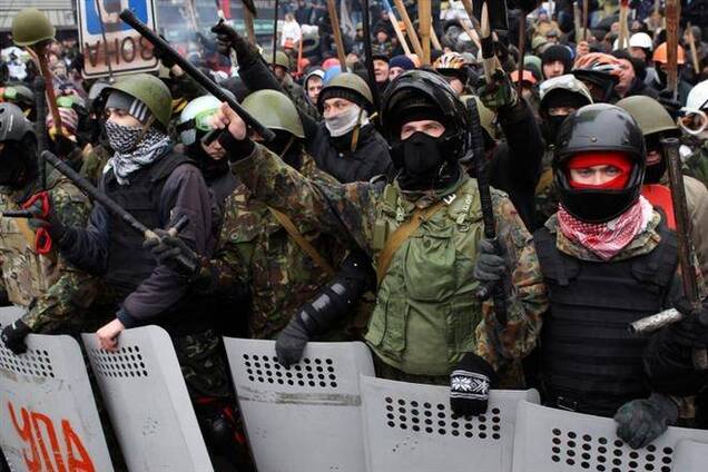 Самооборона Майдана призвала богачей делиться с государством доходами