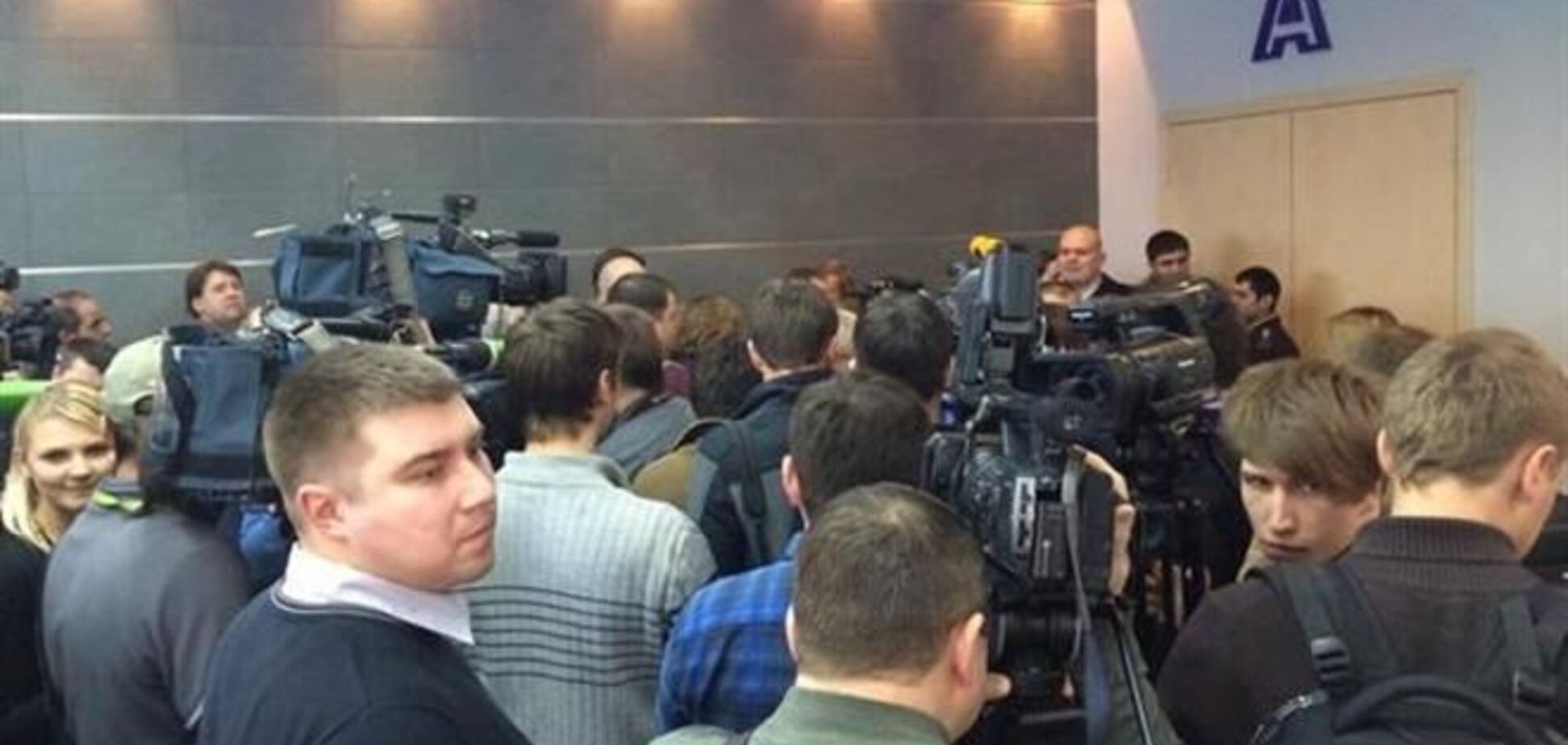 Перед прес-конференцією Януковича в Ростові журналістів перевірили двічі, відібрали навіть яблука
