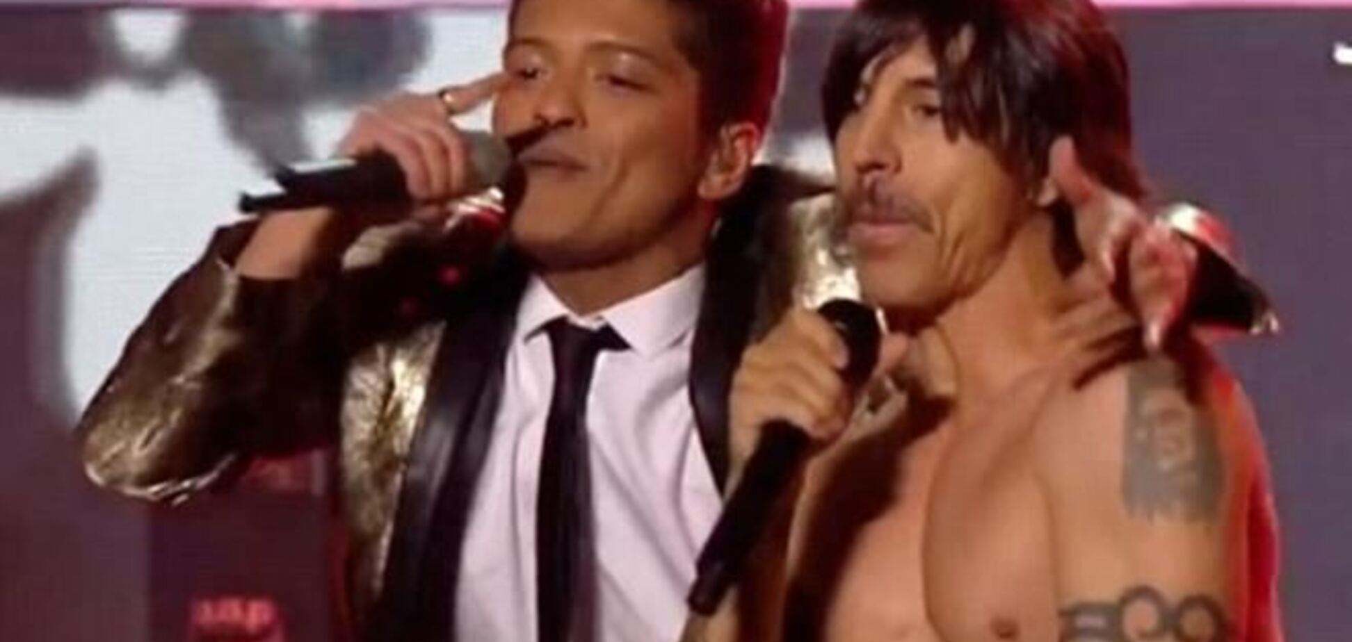 Бруно Марс и Red Hot Chili Peppers удостоились чести выступить на 'Супер Боул'