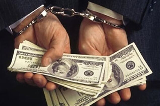 Працівник юстиції вимагав хабар 16 тис. грн за нестягнення боргу