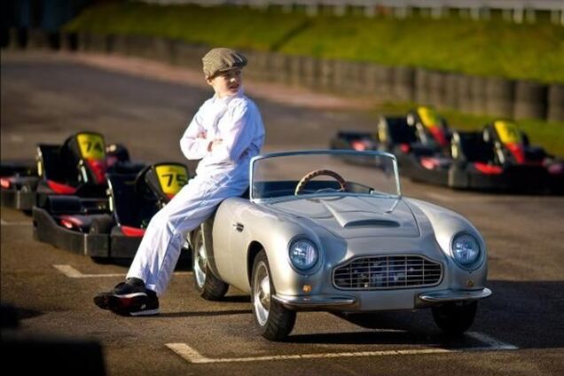 В продаже появился детский автомобиль премиум-класса за 20 тыс. евро