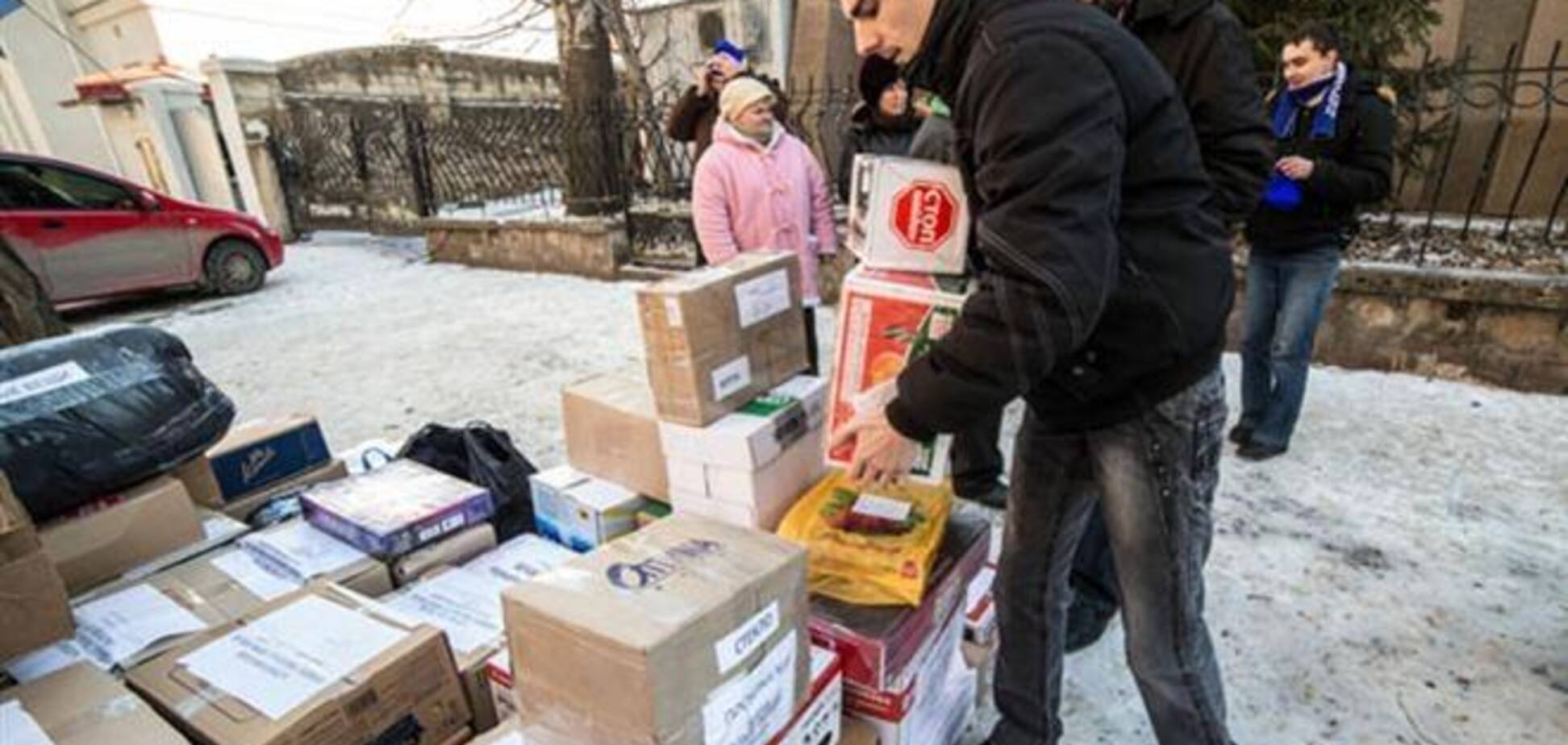 Кримські активісти везуть до Києва продукти та одяг для 'Беркута'