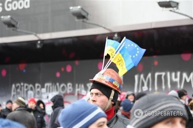 К Печерской РГА движется колонна митингующих