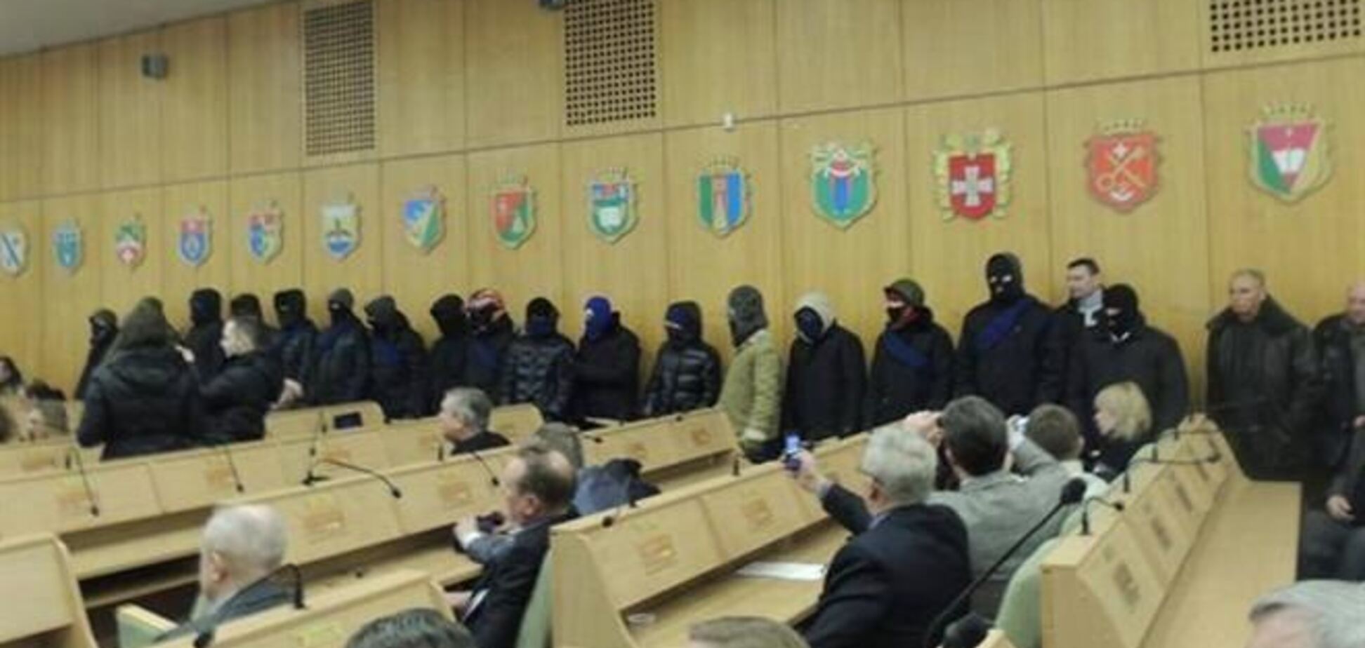 Депутаты Ривненского облсовета приняли отставку своего главы