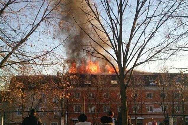 В центре Киева уже третий час горит офисный центр