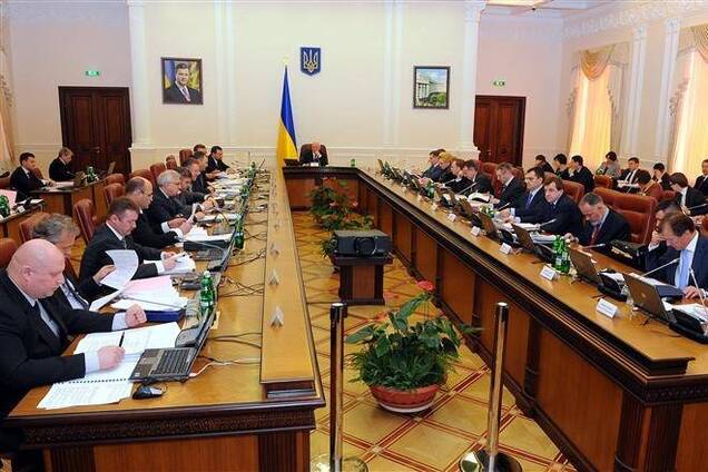 Азаров встиг обмежити вільне пересування людей - Москаль