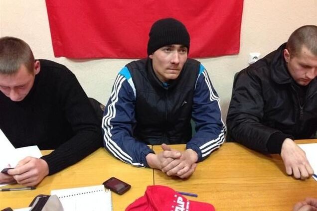 'Беркутовцы', задержанные евромайдановцами, были без оружия