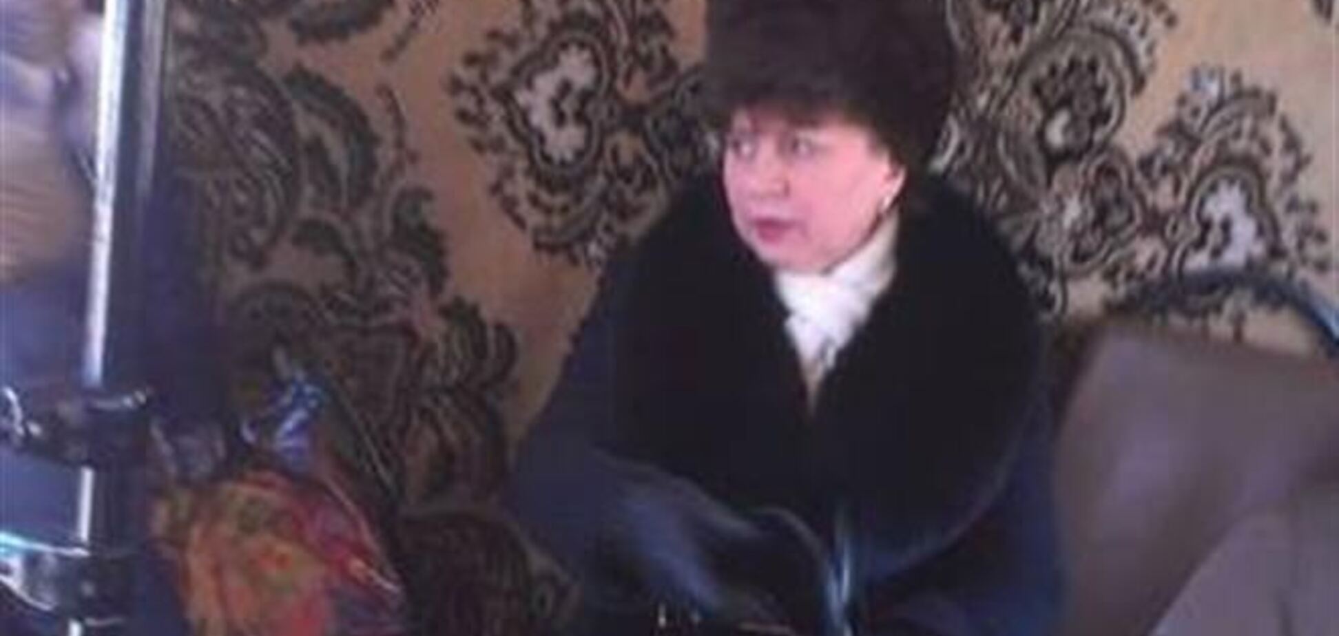 В Киеве окна в маршрутках утепляют коврами