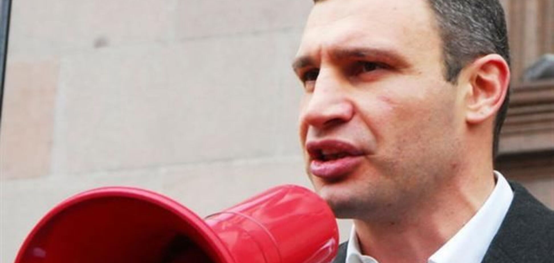 Кличко снова будет требовать встречи с Януковичем