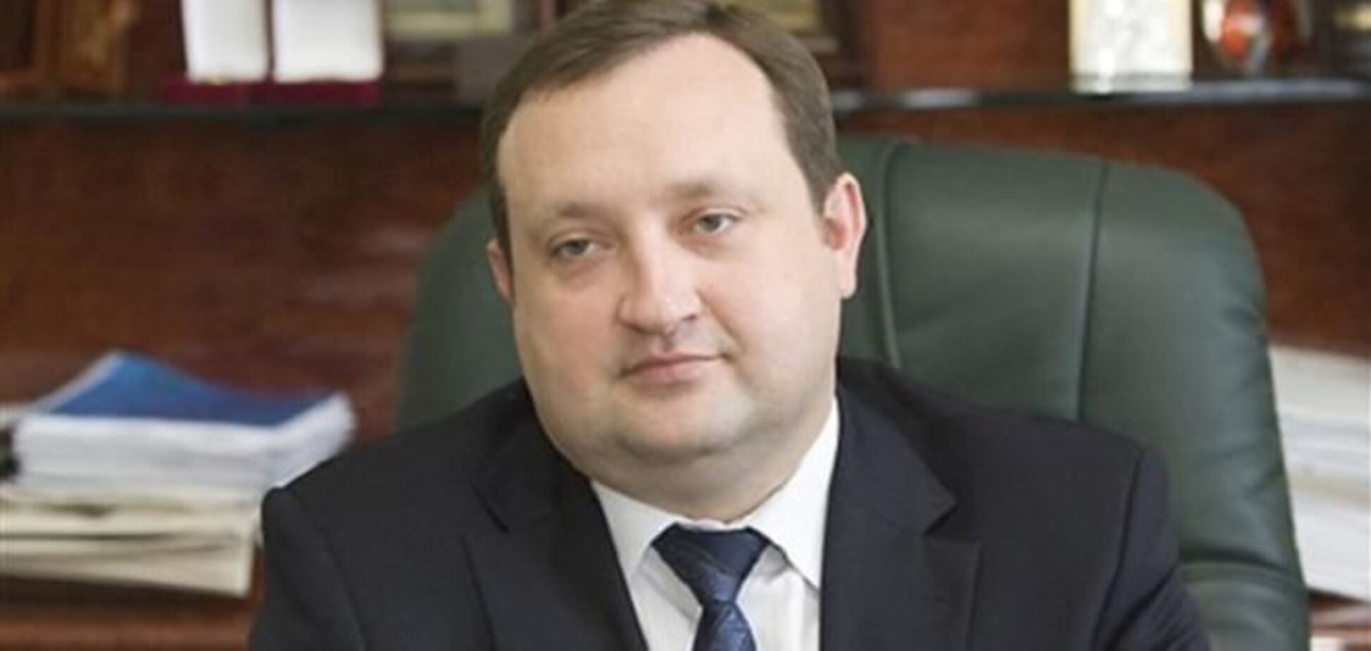 Арбузов: нестабильность давит на курс наличной валюты