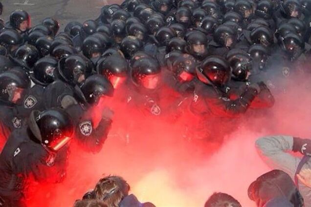 ВВ не применяли спецсредства во время противостояний в центре Киева - МВД