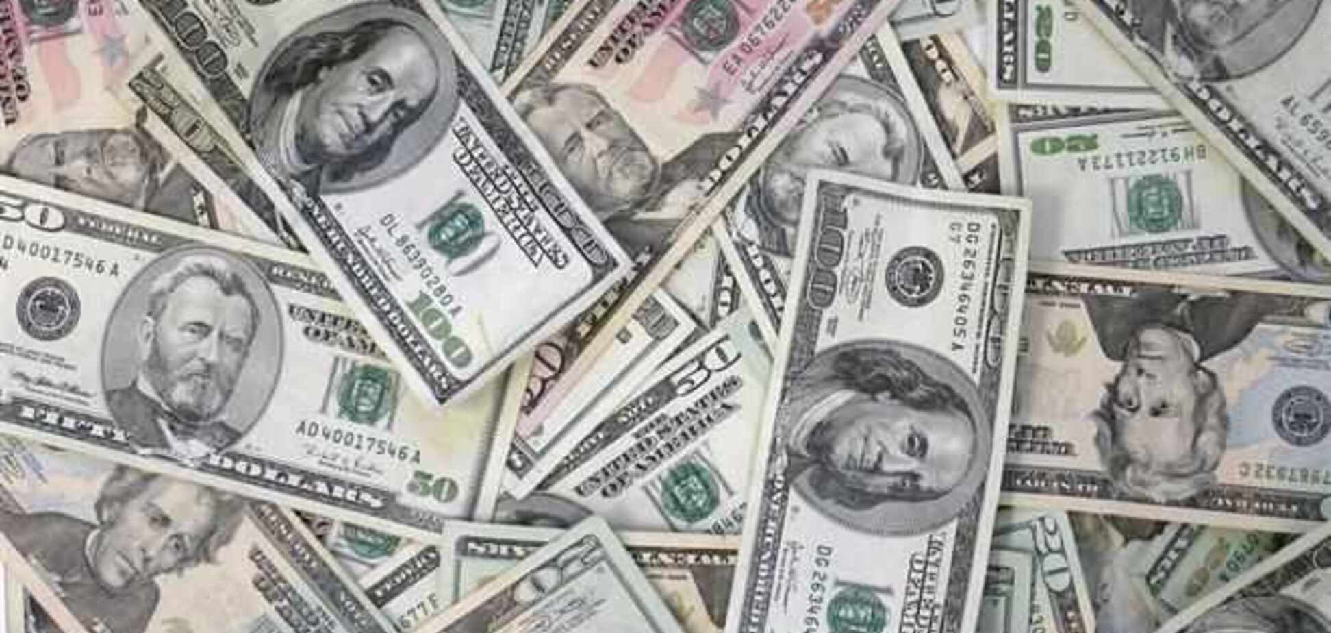 Паникеры, скупающие дорогой доллар, скоро будут считать убытки - экономист