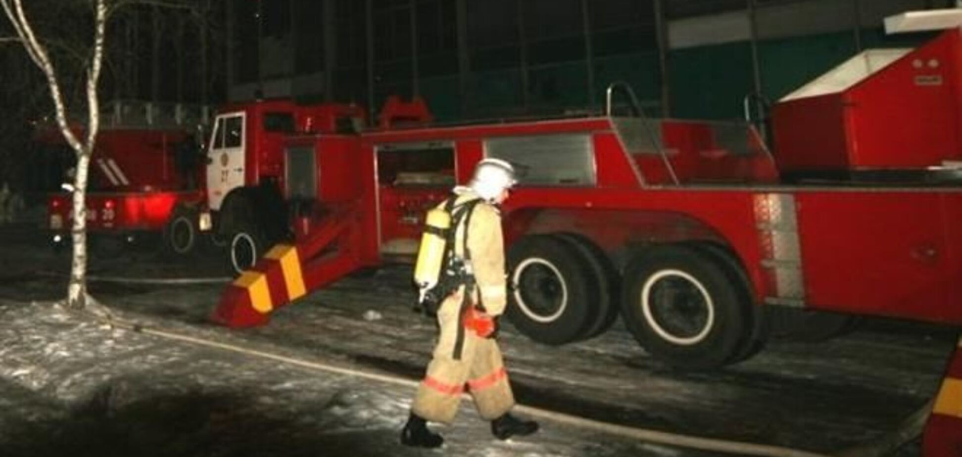 Пожар на киевском ипподроме: горели три этажа