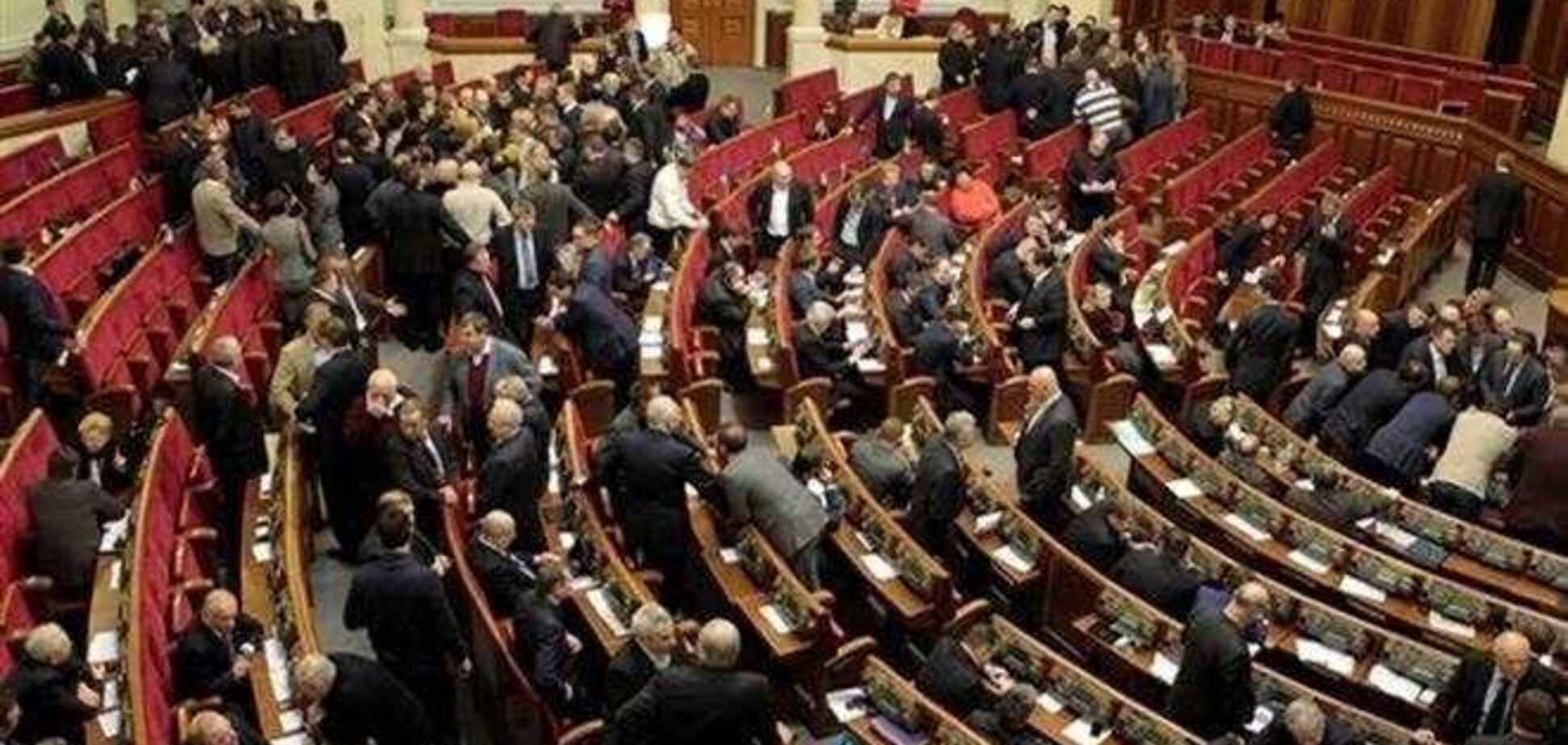 Раде предлагают работать до 18 июля