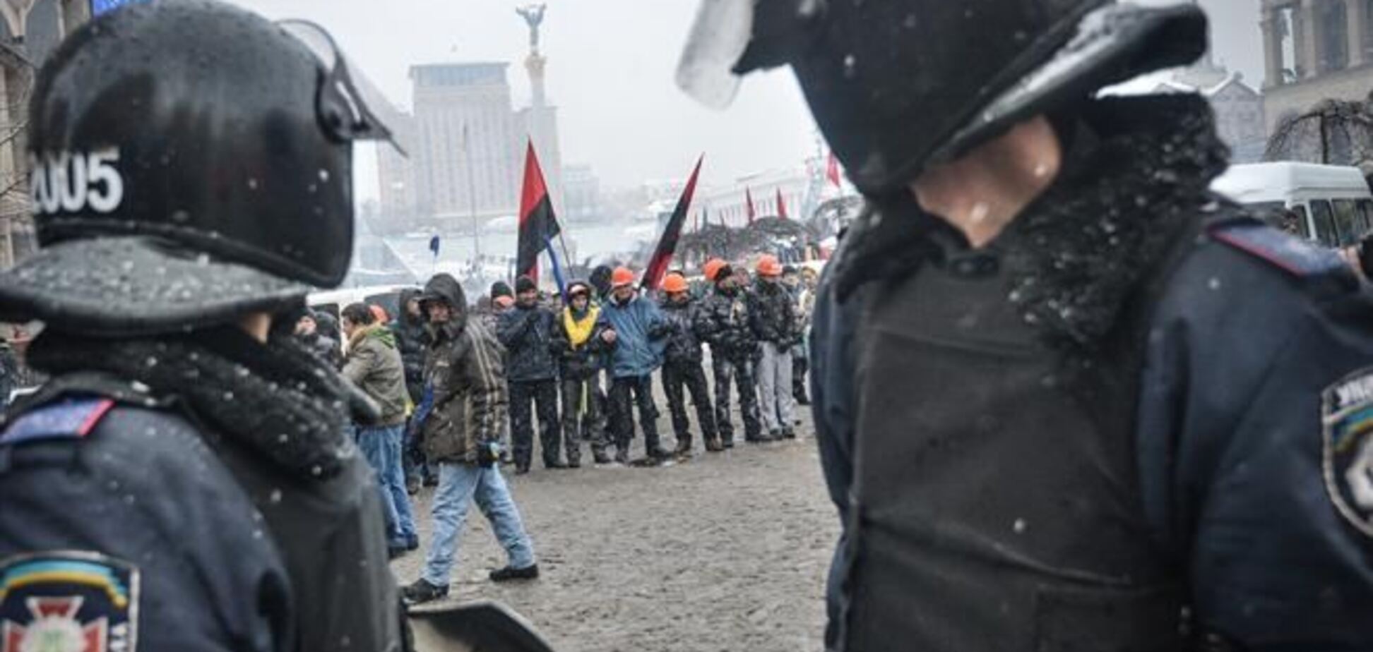 Нардепи пропонують заборонити ввезення в Україну щитів, кийків, наручників і димових гранат