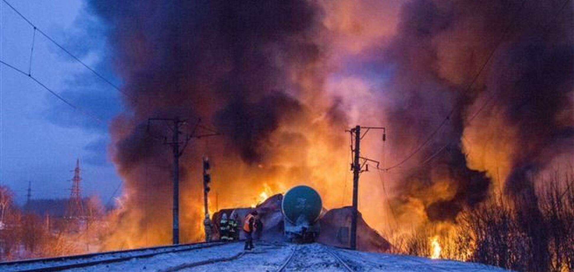 Гарячі цистерни в Кірові загасили через добу