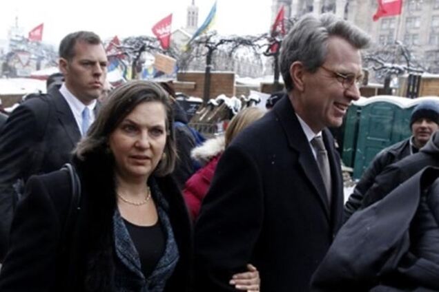 Аудиозапись разговора Нуланд с послом США об Украине обнародовали в СМИ