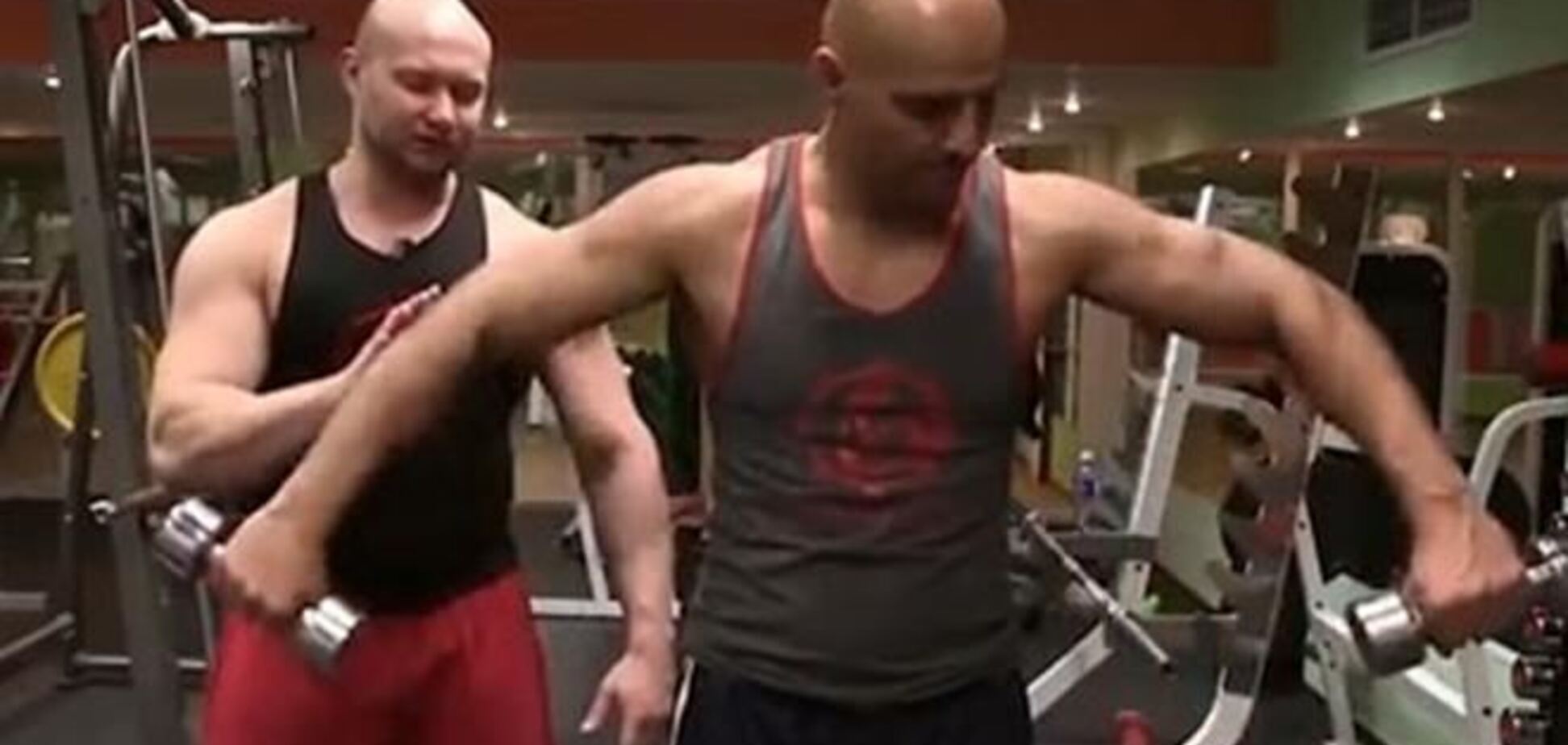 Как правильно качать плечи. Мастеркласс