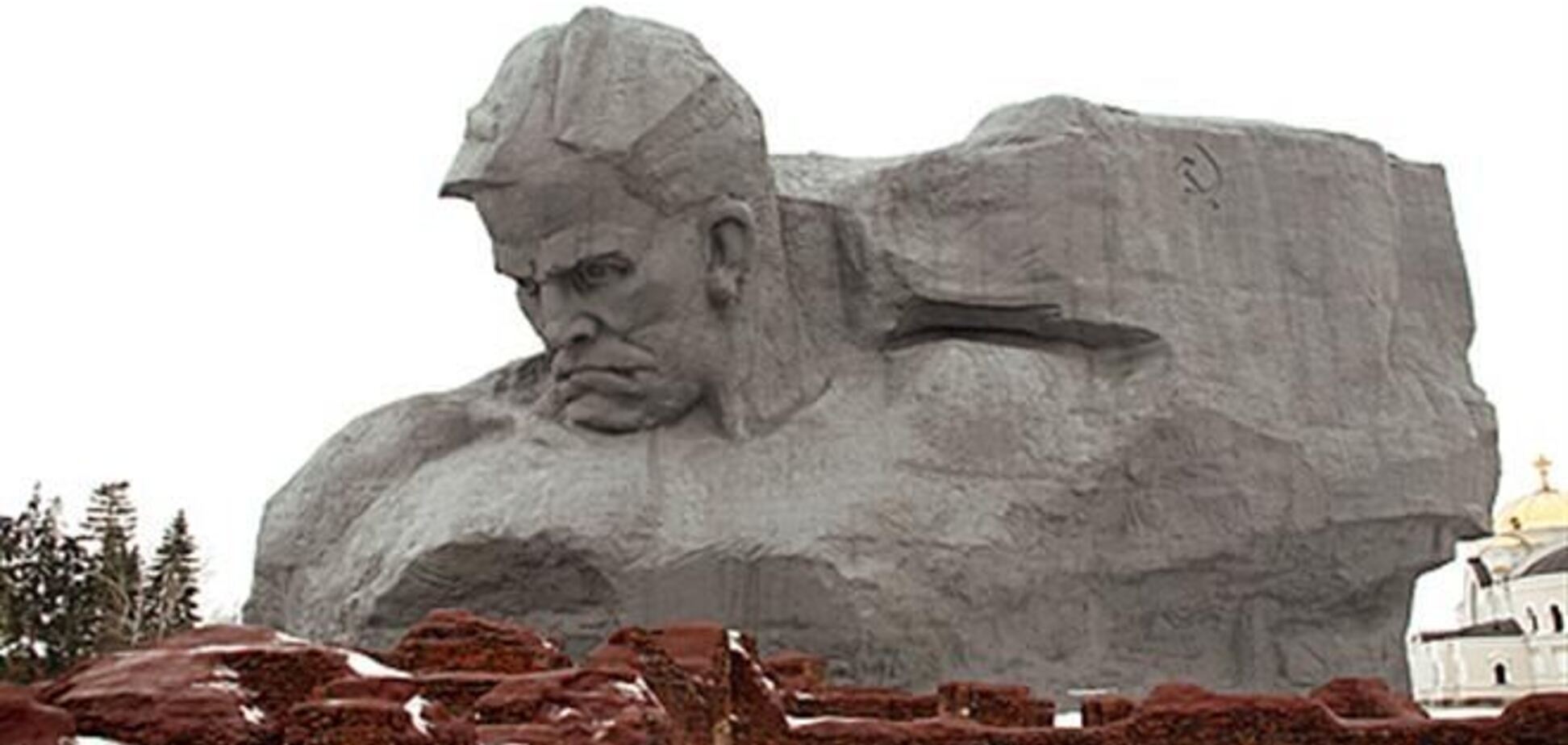 Телекомпания CNN назвала монумент в Брестской крепости уродливым