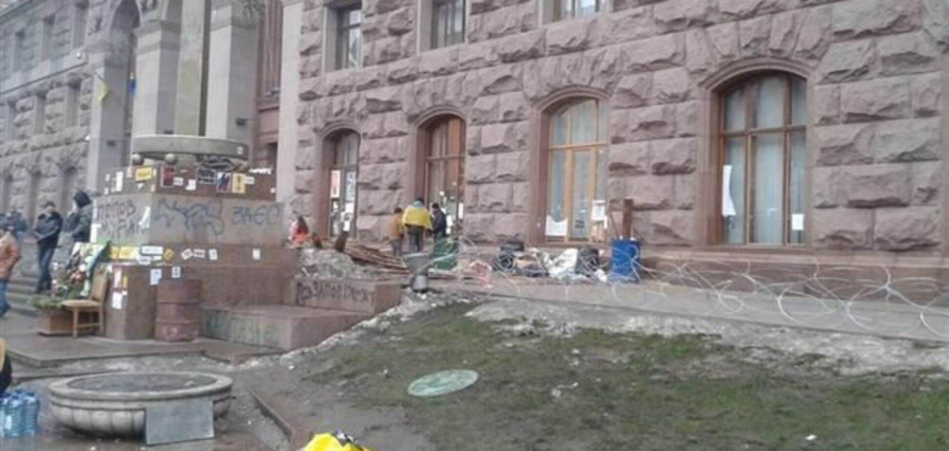 На Евромайдане накануне веча устроят субботник