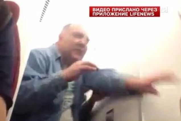 Пьяный россиянин дебоширил в самолете рейса Москва - Абу-Даби