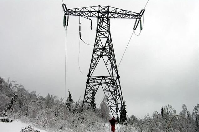 Непогода обесточила 25 населенных пунктов по Украине