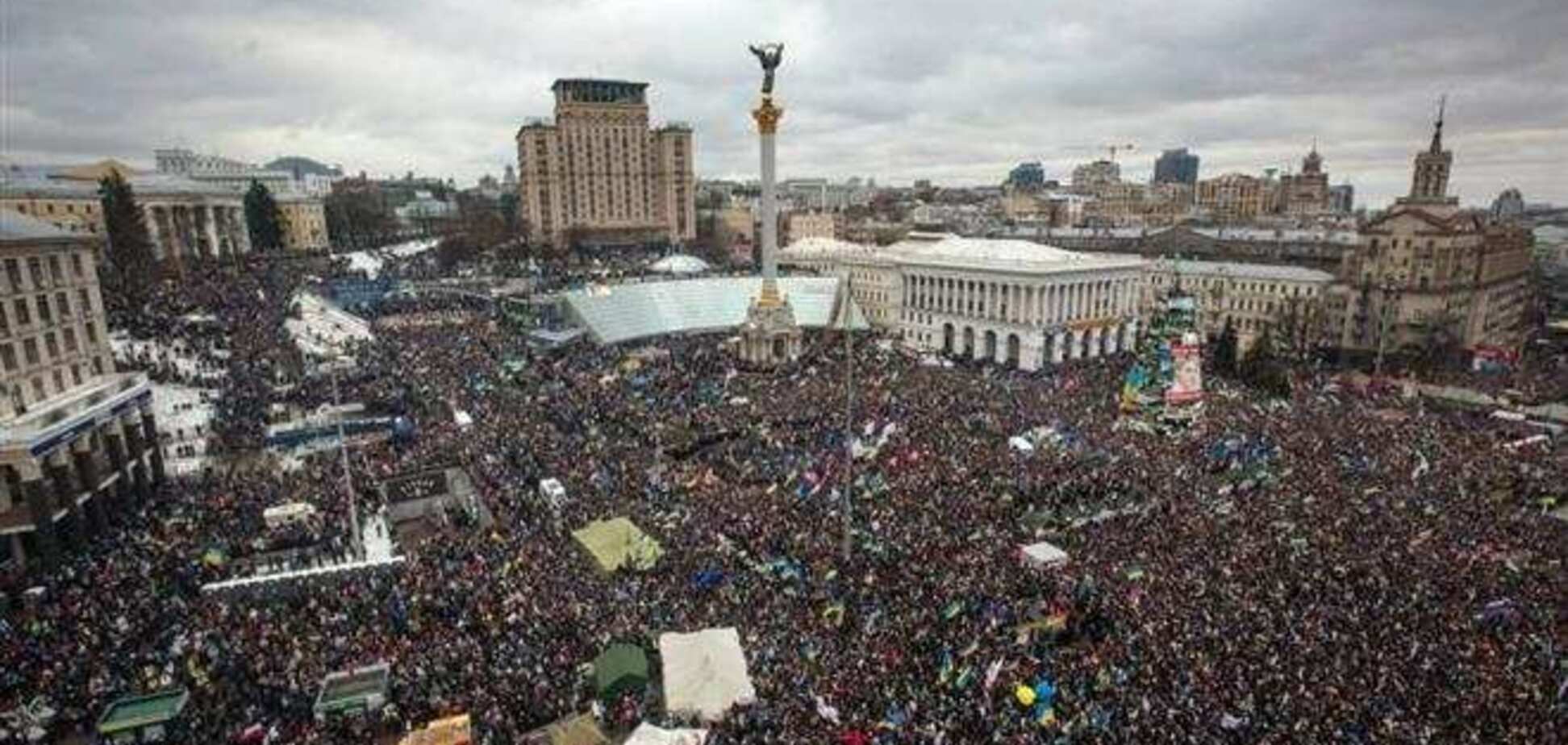 Сторонников и противников Майдана среди украинцев равное количество - опрос