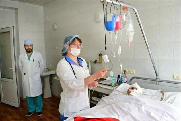 Постраждала під час штурму Черкаської ОДА дівчина вже їсть і каже