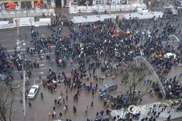 Колесниченко: оппозиция ждет указания Запада по решению кризиса в Украине