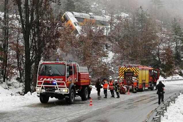 В Альпах поезд сошел с рельс: есть жертвы