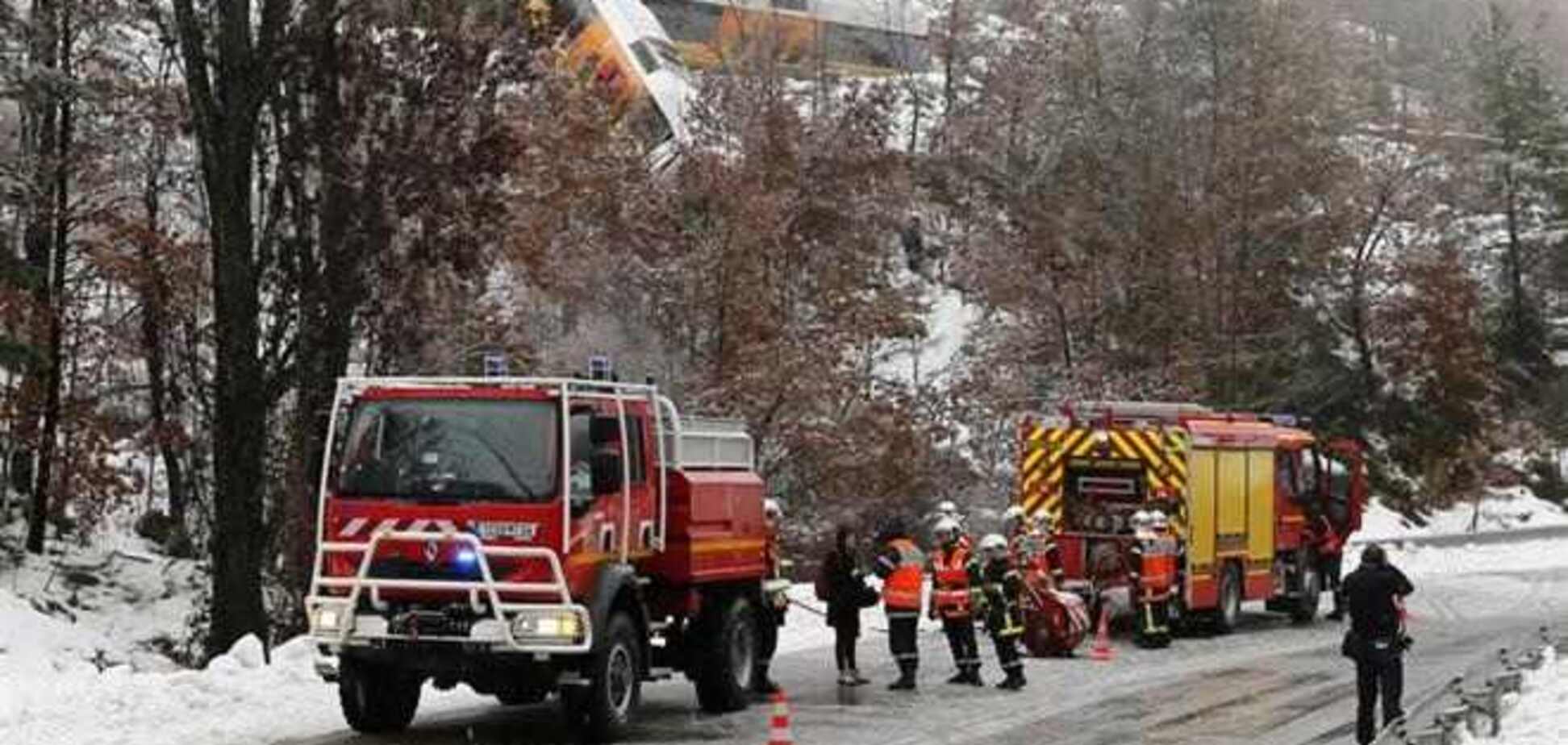 В Альпах потяг зійшов з рейок: є жертви