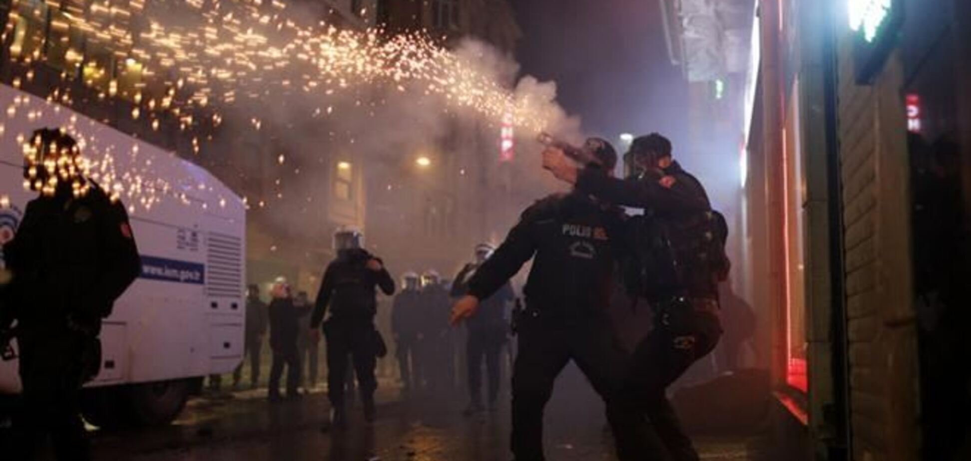 В Стамбуле разогнали протесты против цензуры в Интернете